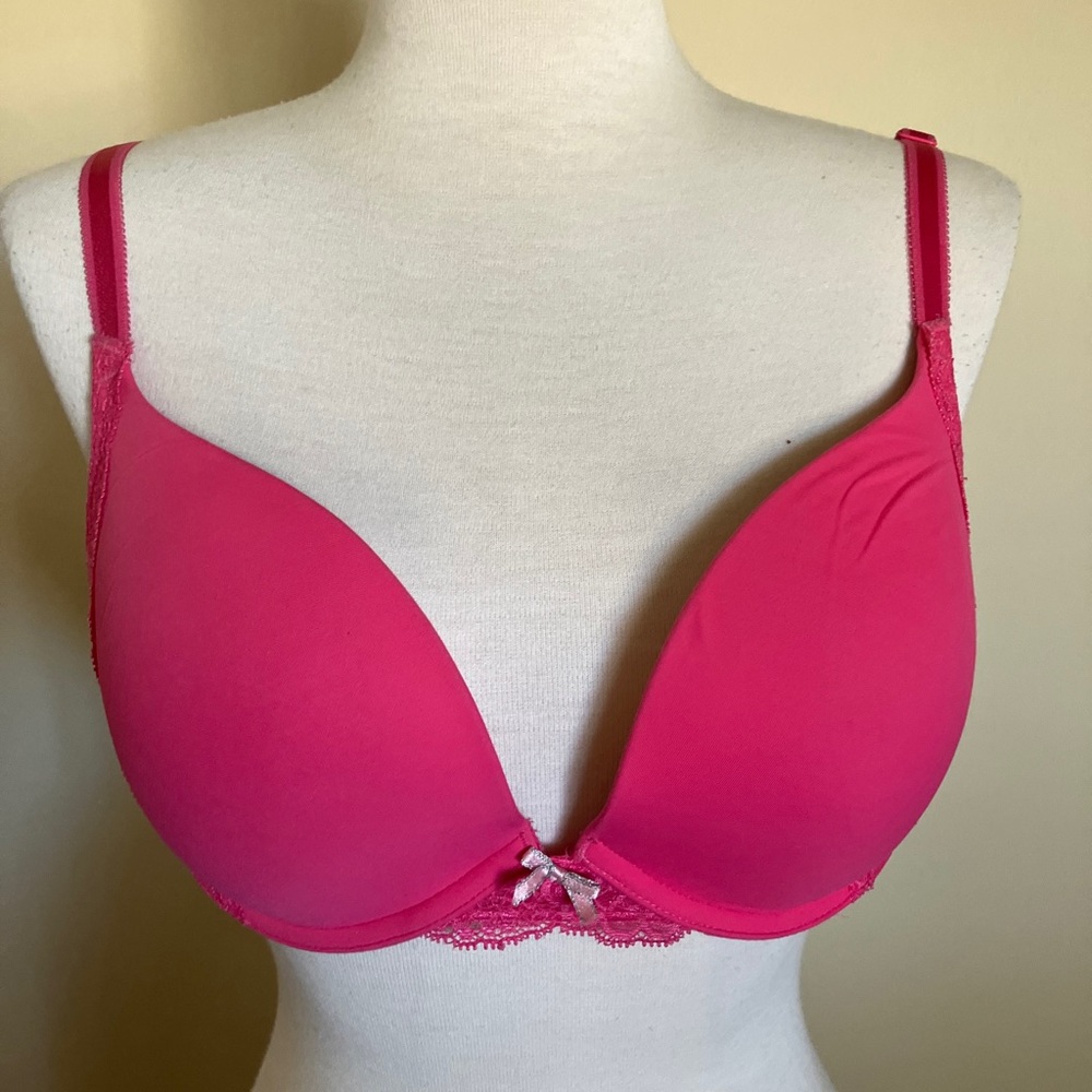 Victoria Secret Push up bra .